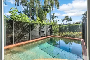 993 8th St S, Naples, FL 34102 - Photo 25