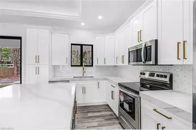 3232 47th Ave NE, Naples, FL 34120 - Photo 9