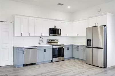 633 Cane St E, Lehigh Acres, FL 33974 - Photo 7