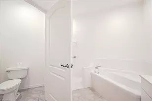 15161 Storrington Pl, Naples, FL 34110 - Photo 19