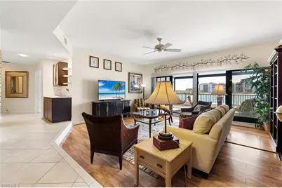 305 La Peninsula Blvd #305, Naples, FL 34113 - Photo 7