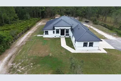 570 31st St NW, Naples, FL 34120 - Photo 7