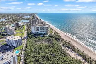 21 Bluebill Ave, Naples, FL 34108 - Photo 5