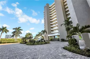 21 Bluebill Ave, Naples, FL 34108 - Photo 7