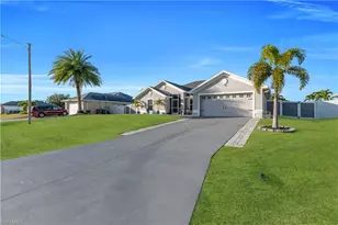 1021 NE 32nd St, Cape Coral, FL 33909 - Photo 13