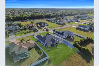 1021 NE 32nd St, Cape Coral, FL 33909 - Photo 5