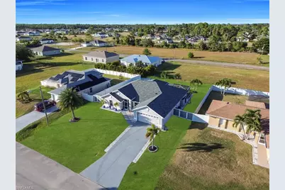 1021 NE 32nd St, Cape Coral, FL 33909 - Photo 3