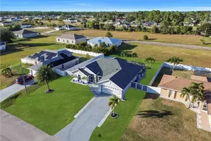 1021 NE 32nd St, Cape Coral, FL 33909 - Photo 3