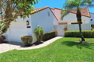 551 Beachwalk Cir, Naples, FL 34108 - Photo 1