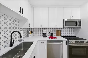 2261 11th St N, Naples, FL 34103 - Photo 9