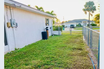 2207 SE 8th Ave, Cape Coral, FL 33990 - Photo 41