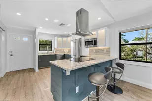 1100 9th St S, Naples, FL 34102 - Photo 5