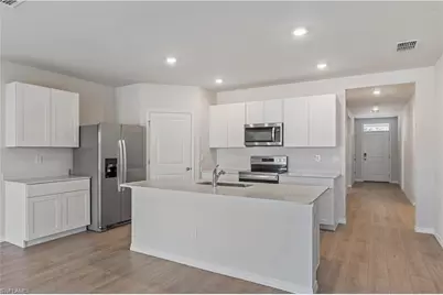 10315 Blooming Blossom Ct, Fort Myers, FL 33905 - Photo 9