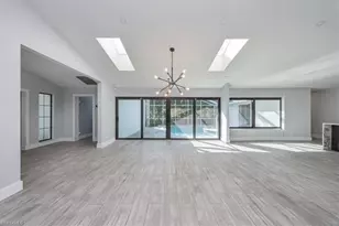 6161 Waxmyrtle Way, Naples, FL 34109 - Photo 7