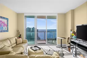 3000 Oasis Grand Blvd, Fort Myers, FL 33916 - Photo 5