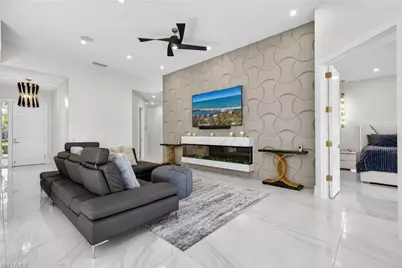 3956 Isla Ciudad Ct, Naples, FL 34109 - Photo 7