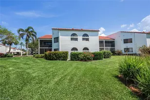 559 Beachwalk Cir, Naples, FL 34108 - Photo 23