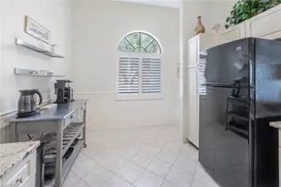 559 Beachwalk Cir, Naples, FL 34108 - Photo 13