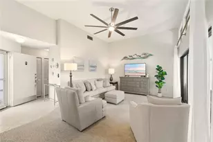 559 Beachwalk Cir, Naples, FL 34108 - Photo 7