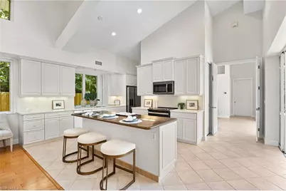 416 3rd Ave N, Naples, FL 34102 - Photo 17