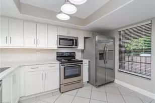 135 Cypress Way E, Naples, FL 34110 - Photo 7