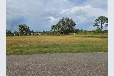 2137 NE 27th St, Cape Coral, FL 33909 - Photo 5