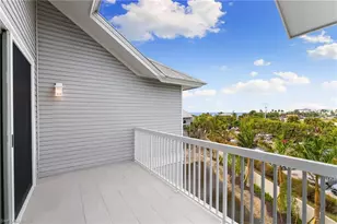 121 Barefoot Cir, Bonita Springs, FL 34134 - Photo 27