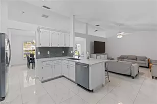 7780 Scarlet Ct, Naples, FL 34104 - Photo 9