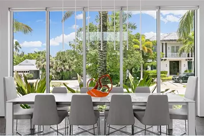 2211 South Winds Dr, Naples, FL 34102 - Photo 19