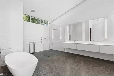 2211 South Winds Dr, Naples, FL 34102 - Photo 27