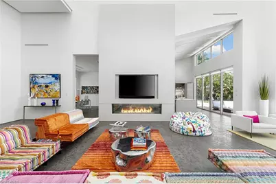 2211 South Winds Dr, Naples, FL 34102 - Photo 13