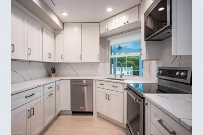 4856 Crayton Rd, Naples, FL 34103 - Photo 13