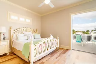 725 W Lake Dr, Naples, FL 34102 - Photo 33