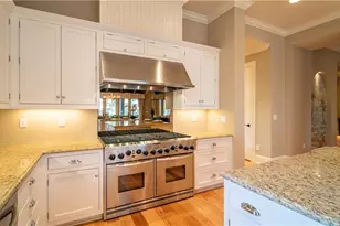 725 W Lake Dr, Naples, FL 34102 - Photo 13