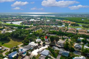 3461 Lakeview Dr, Naples, FL 34112 - Photo 3