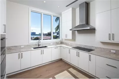 223 Bayview Ave, Naples, FL 34108 - Photo 13