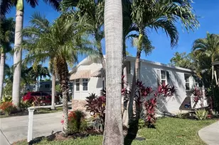1284 Diamond Lake Cir, Naples, FL 34114 - Photo 3
