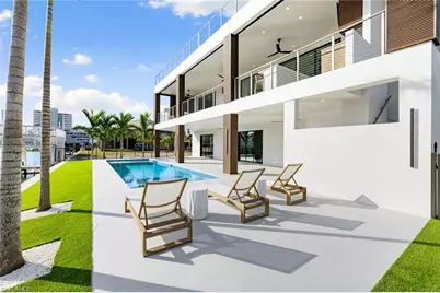 256 Trade Winds Ave, Naples, FL 34108 - Photo 3