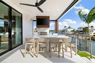 256 Trade Winds Ave, Naples, FL 34108 - Photo 17