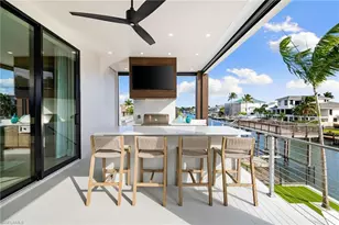 256 Tradewinds Ave, Naples, FL 34108 - Photo 17