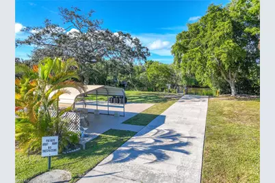 214 Riverwood Rd, Naples, FL 34114 - Photo 31