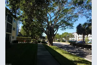 216 Banyan Blvd #216, Naples, FL 34102 - Photo 3