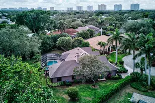 812 Pine Creek Ln, Naples, FL 34108 - Photo 7