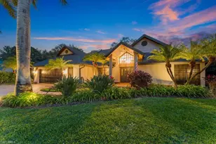 812 Pine Creek Ln, Naples, FL 34108 - Photo 3