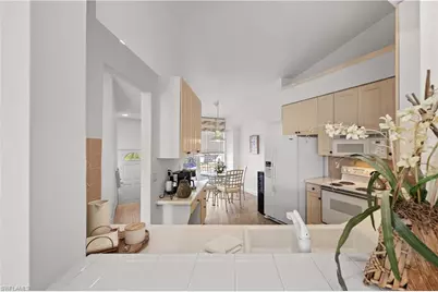 8415 Excalibur Cir #B10, Naples, FL 34108 - Photo 9
