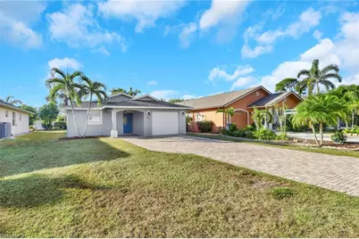 826 109th Ave N, Naples, FL 34108 - Photo 3