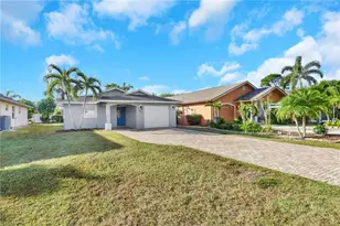 826 109th Ave N, Naples, FL 34108 - Photo 3