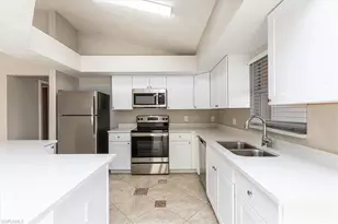 910 SW 9th Ave, Cape Coral, FL 33991 - Photo 5