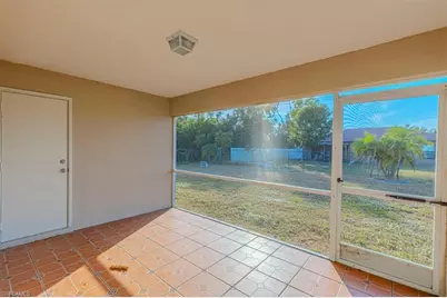 910 SW 9th Ave, Cape Coral, FL 33991 - Photo 23