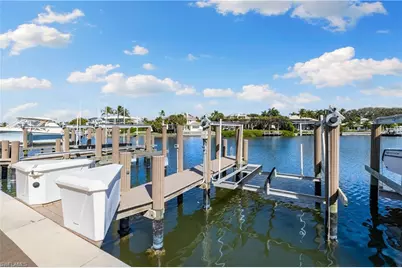 1400 Gulf Shore Blvd N #201, Naples, FL 34102 - Photo 3